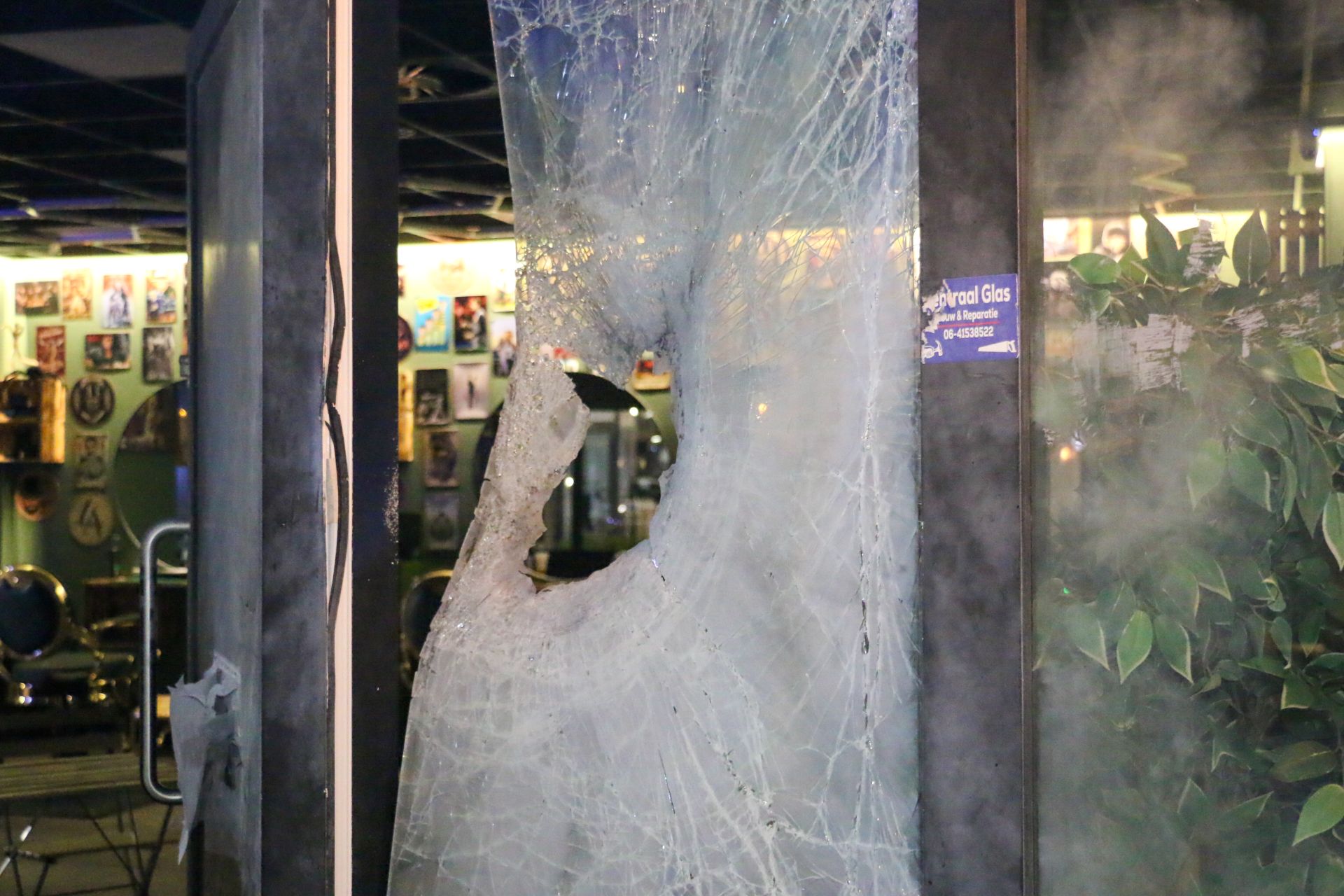 KapperszaakBazFlash041920.jpg