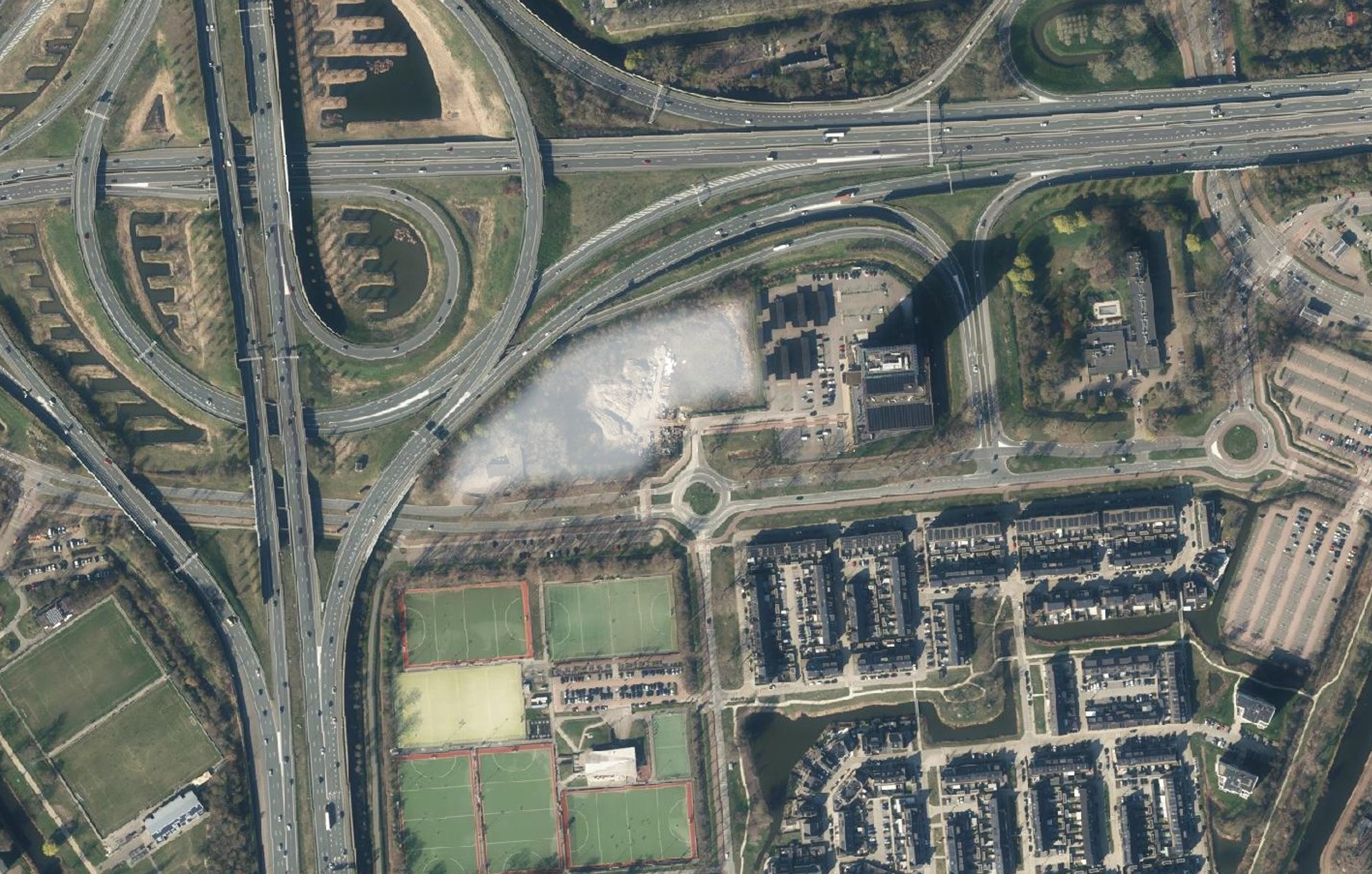 satelietbeeld_park_harga.jpg