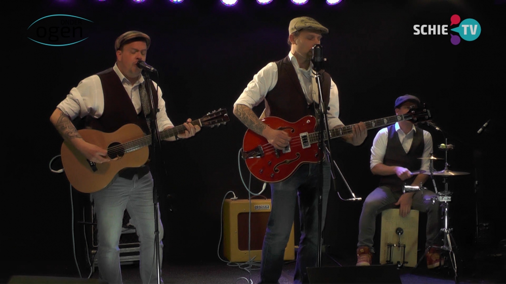 Live optreden van The Legendary Orchestra of Love met het nummer Not Breaking Out