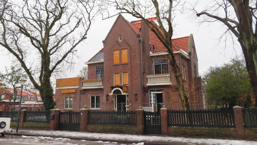 Jaar na grote brand is Villa Kakelbont nog steeds niet hersteld