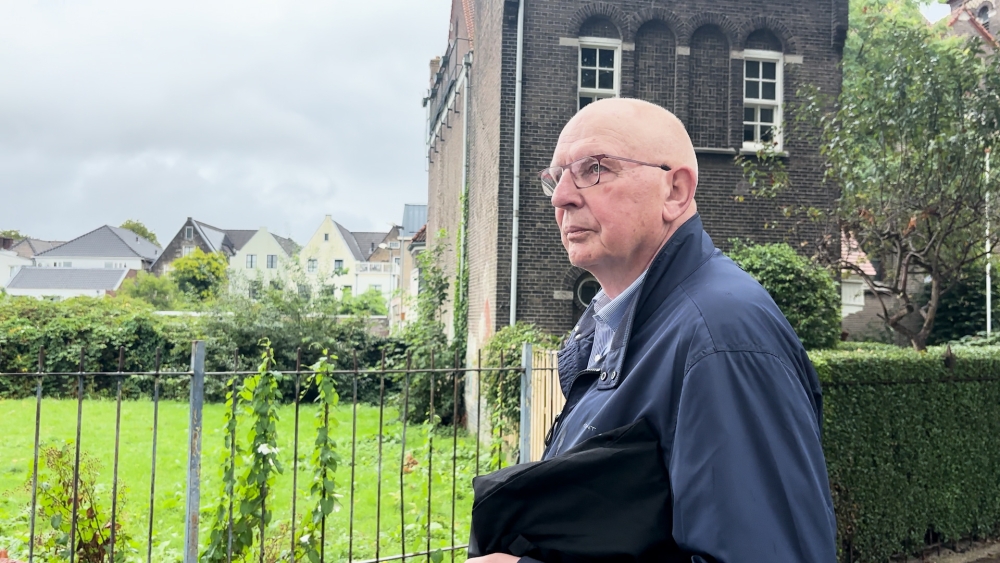 Glunderende Jos wandelt langs verdwenen kloosters en kerken in Schiedam