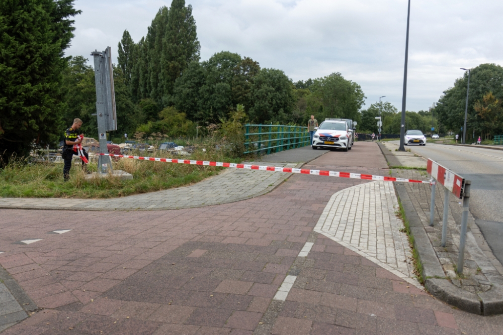 Onderzoek naar mogelijk explosief in het water