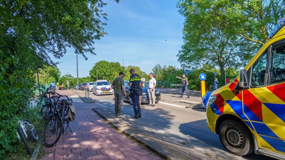Jonge fietser aangereden bij oversteekplaats rond brug over de Vaart