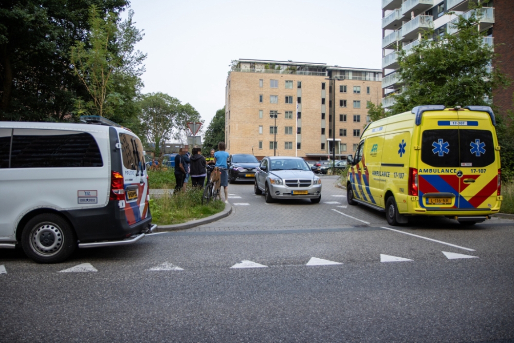 Fietsster raakt gewond bij aanrijding met auto