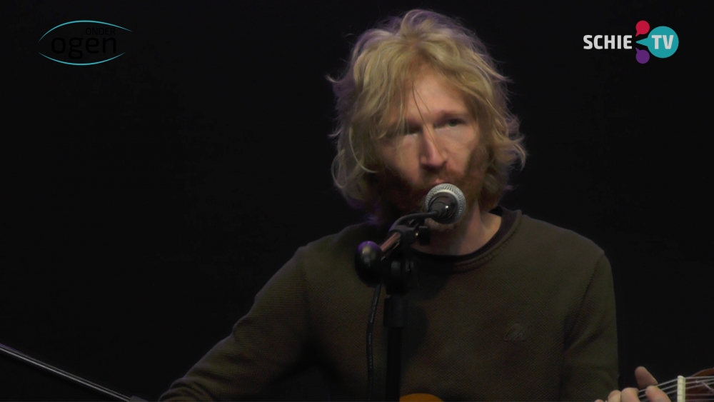 Live optreden Paul Lagrouw met het nummer Workingclass Hero