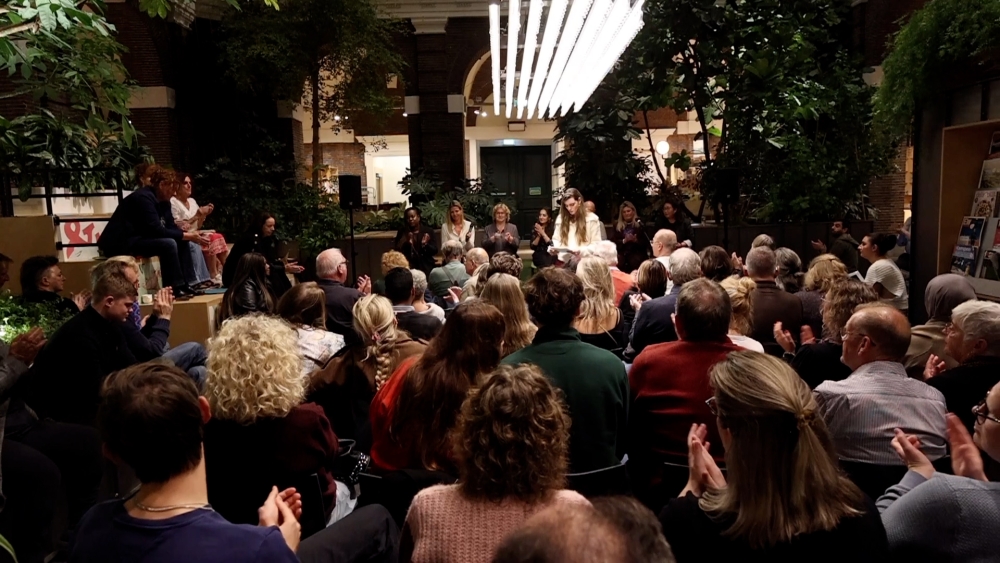 Schiedam in actie tegen vrouwenmoord: &#039;Herken de rode vlaggen voor het te laat is&#039;