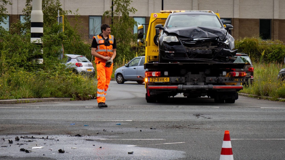 Aanrijding op kruispunt zorgt voor verkeerschaos bij knooppunt Vijfsluizen