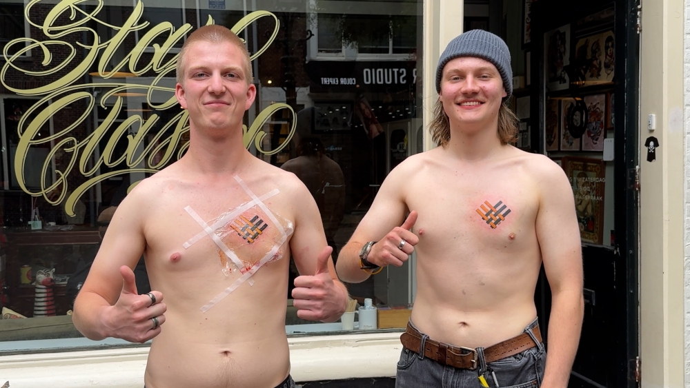 Sepke en Tom laten hun liefde voor Schiedam vereeuwigen met 750-tattoo