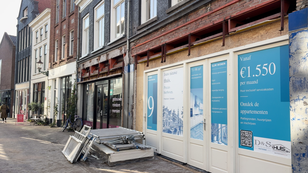 Wateroverlast zorgt voor flinke schade aan nieuwbouwwoning: 'Het is een klap'