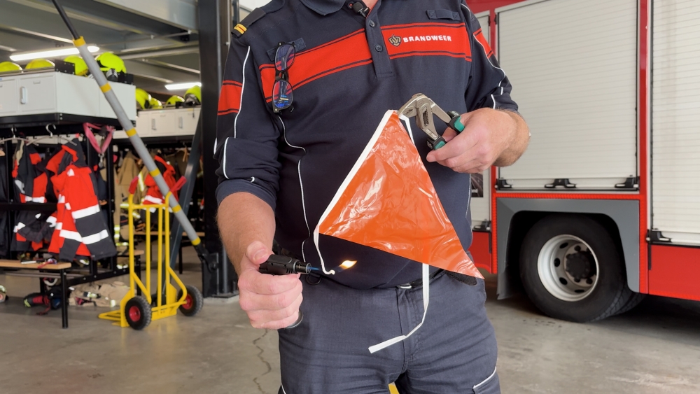 Wat fikt, wat niet? Brandweer wijst op het gevaar van oranjeversiering