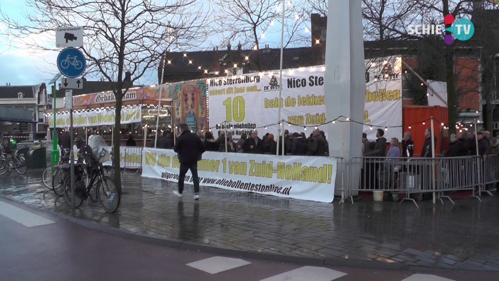 Eftelingrij bij de oliebollenbakker op de Koemarkt