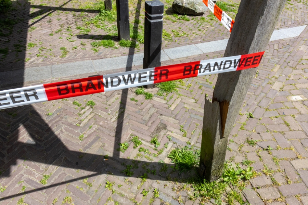 Houten paal van overkapping Touwbaan geknakt