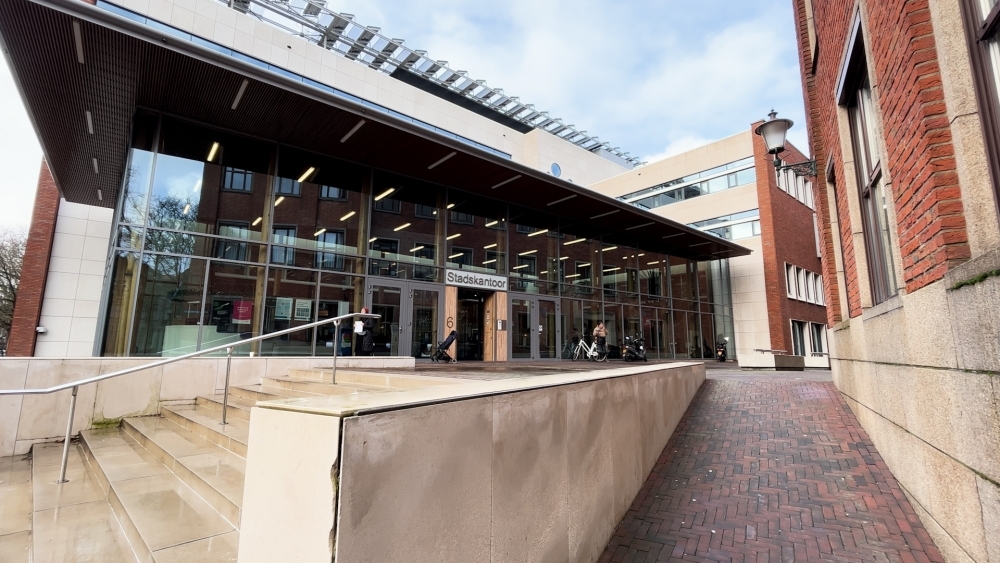 Vrouw die paspoorten vervalste bij gemeente Vlaardingen moet de cel in