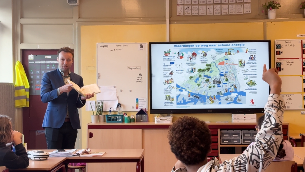Wethouder Kegel op bezoek bij ruim dertig scholen, aftrap op Ericaschool