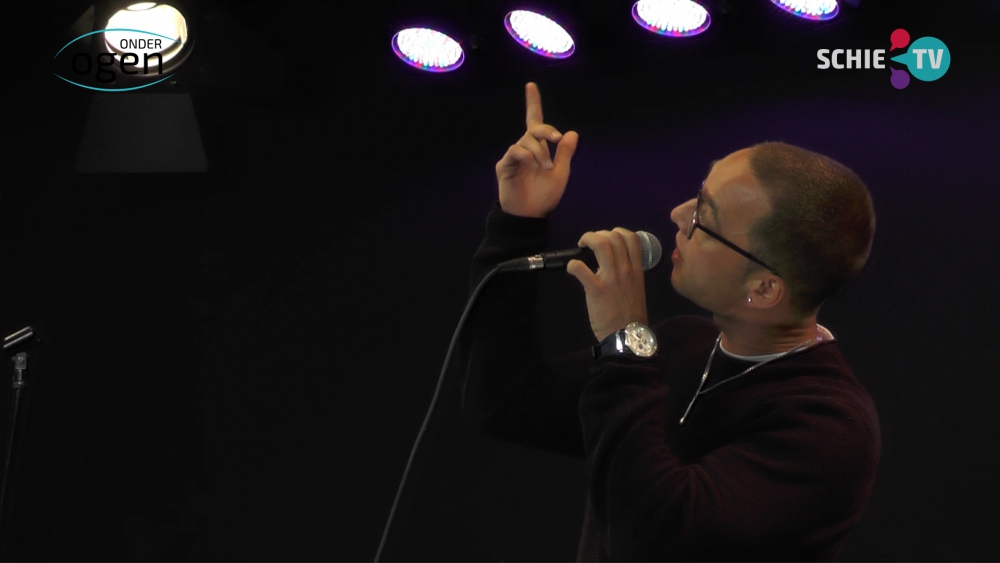 Optreden Bizzy Blaze met het nummer Alleen Jij