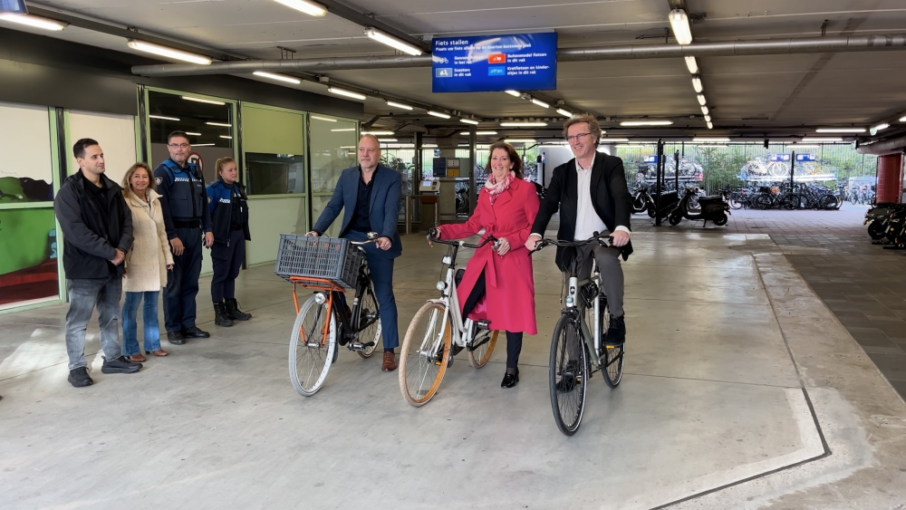 'Een fantastische upgrade': Fietsenstalling station Schiedam Centrum vernieuwd