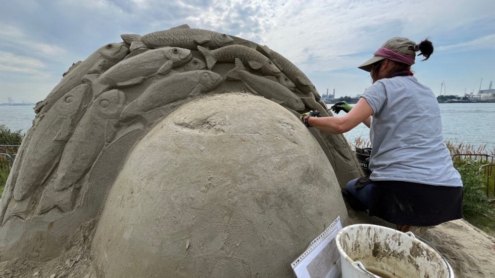 Grootste zandkunstwerk ooit op stadsstrand Vlaardingen