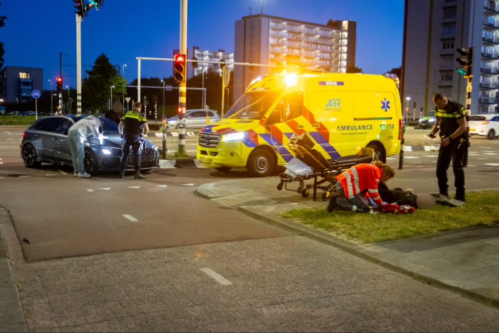 Scooterrijder gewond na botsing met auto