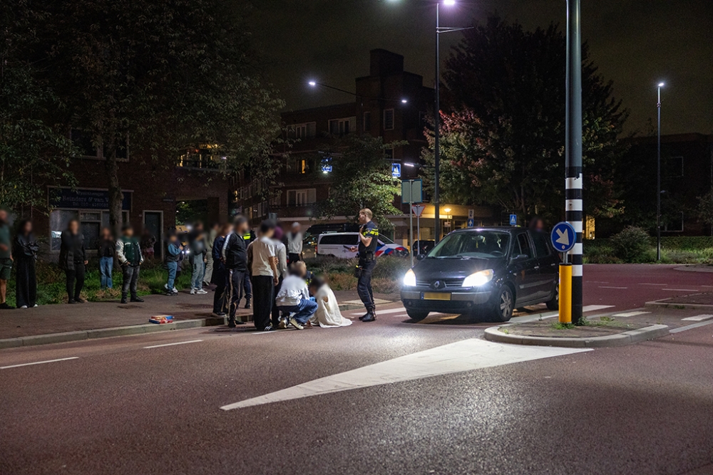 Overstekend meisje aangereden op zebrapad