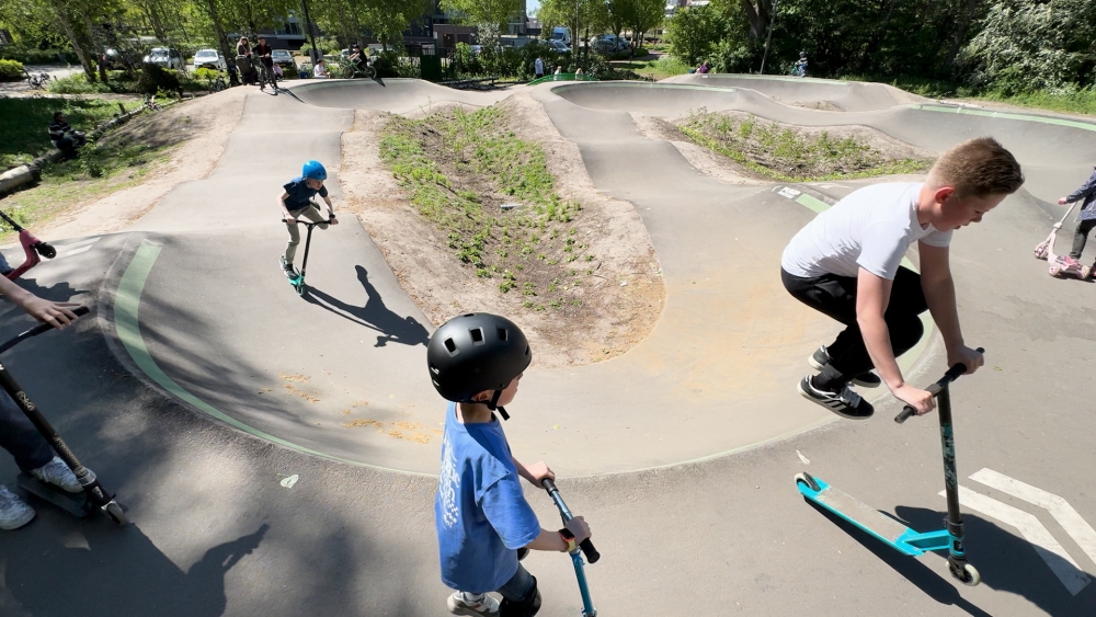 Is de pumptrack in Holy te makkelijk? 'Het is een klein beginnerspumptrackje'