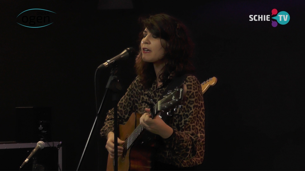 Live optreden Laura Ganau met het nummer Blade Of Glass
