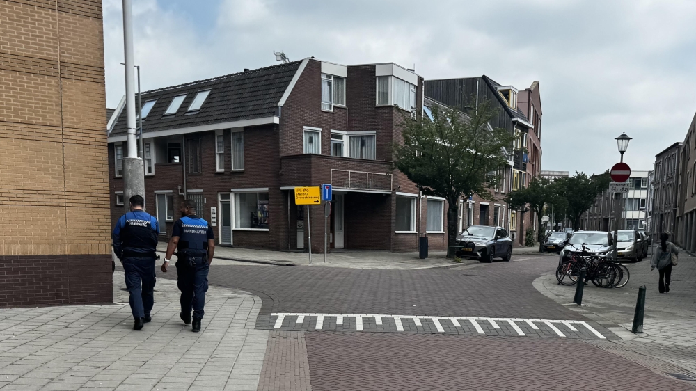 Schiedamse boa’s moeten handboeien achterlaten en mogen tijdelijk niet handhaven
