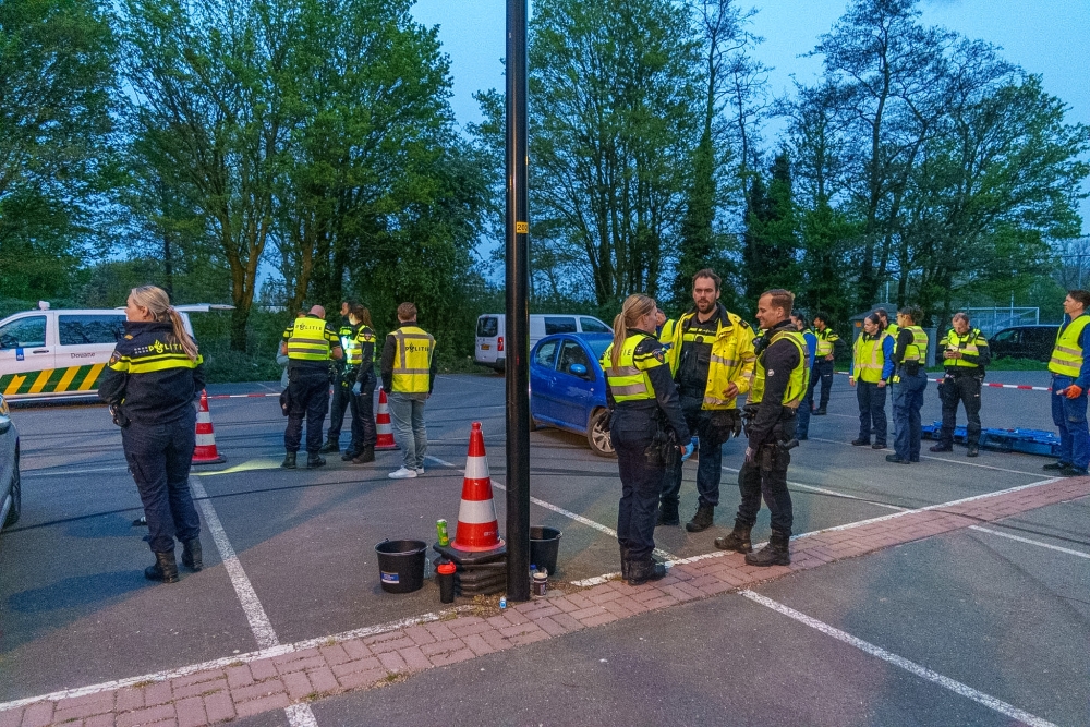 Grote controle in Vlaardingen: meerdere aanhoudingen, wapens in beslag genomen
