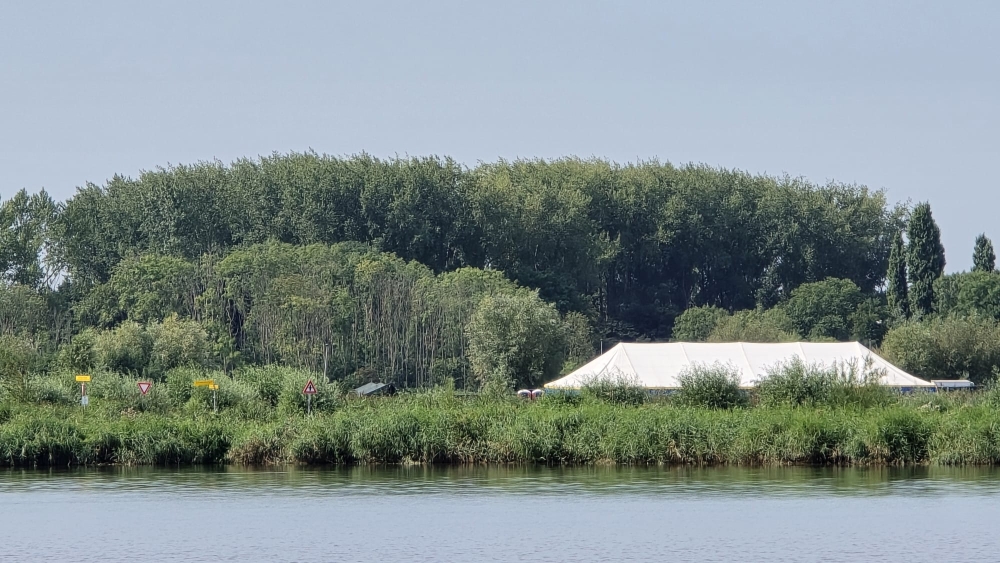 Oudste studievereniging van Nederland viert eerstejaarsweekend bij Krabbeplas