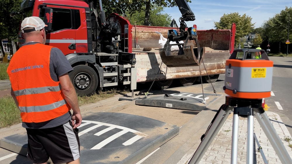Net gelegd, nu alweer los: drempels Olmendreef in Vlaardingen 'lagen niet goed'
