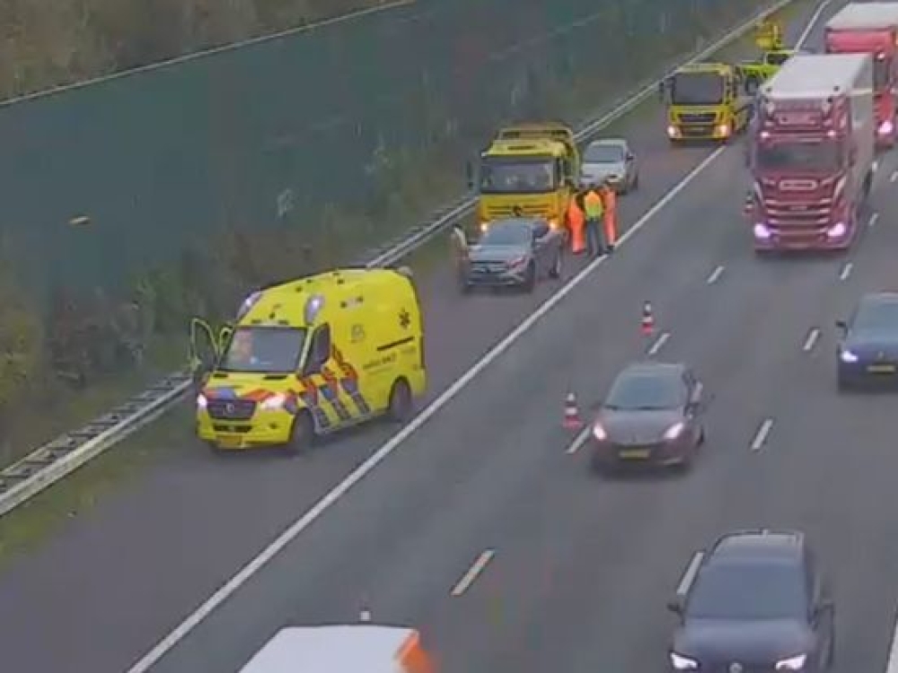 Botsing met meerdere auto&#039;s op snelweg A20