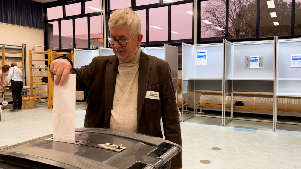 Een dag achter de schermen bij een stembureau