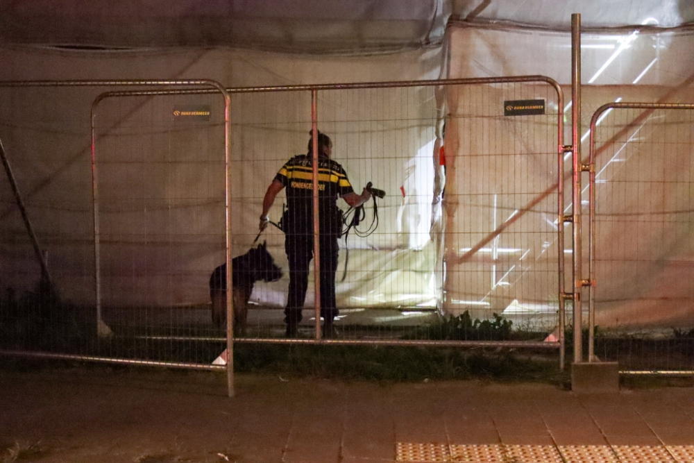 Politie zoekt een uur lang tevergeefs naar vier inbrekers