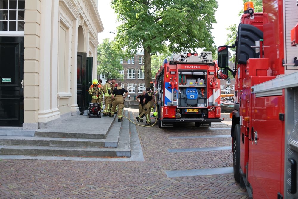 Brand in bibliotheek Schiedam, 'duizenden boeken beschadigd'