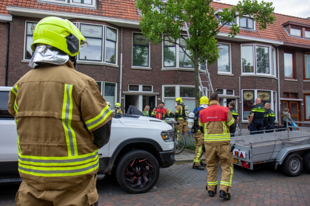 Brandje op dak van Schiedamse woning