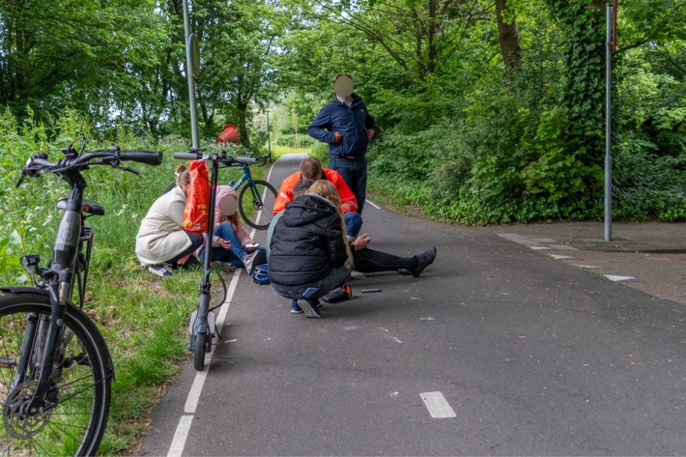 Wielrenner naar ziekenhuis na aanrijding met andere fietser