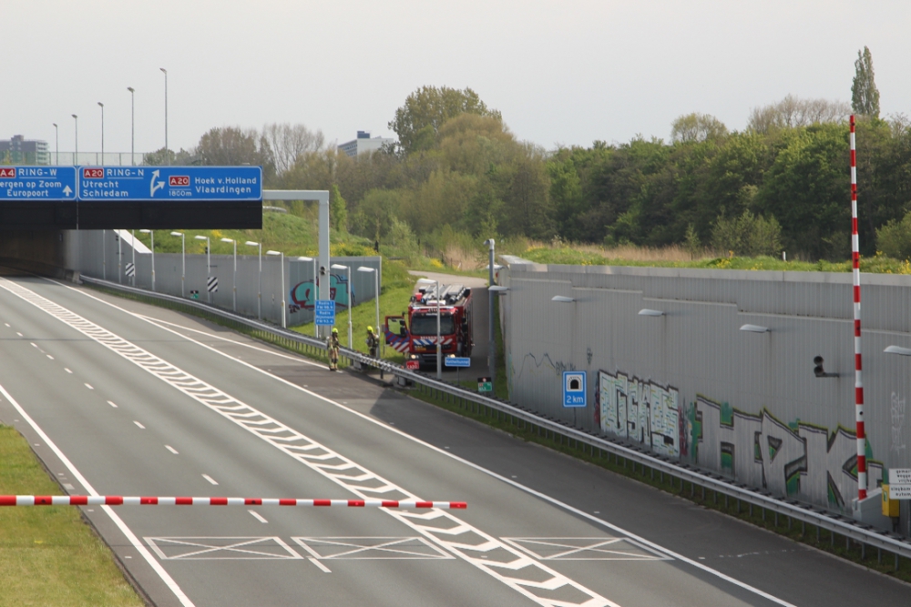 Ketheltunnel weer dicht voor asfalteringswerkzaamheden na autobrand