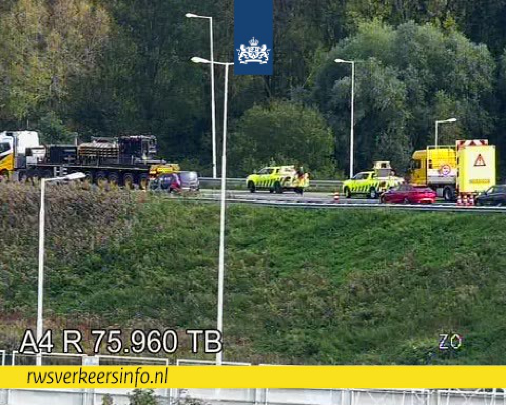 Kapotte vrachtwagen zorgt voor vertraging op A4