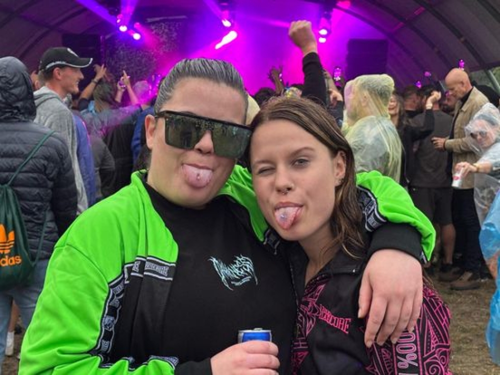 Oude gabbers en nieuwe ravers bij Parkzicht Outdoor: 'Muziek van toen is nog springlevend'