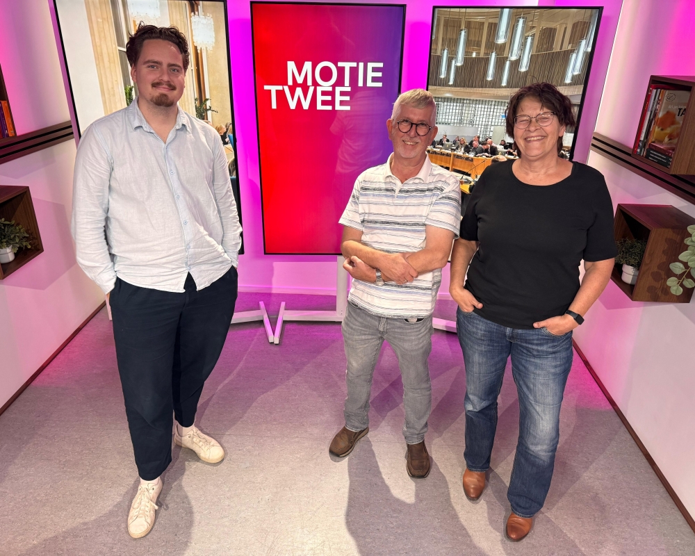 Motie Twee: azc’s, zwembadzorgen en een vertrekkende wethouder