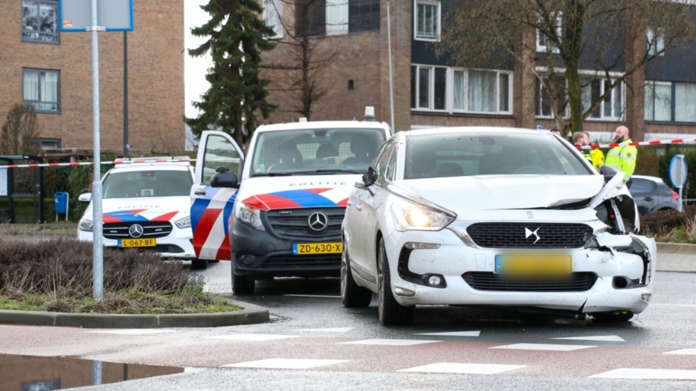 Waarschuwingsschoten en crash bij politieachtervolging, schade door heel Vlaardingen