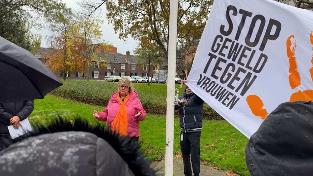 ‘Het doet pijn dat meisjes klappen krijgen en we het niet weten’