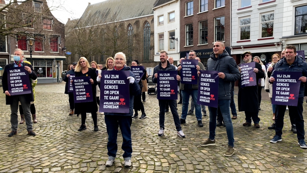 &quot;We gaan naar de klote!&quot; Schiedamse horeca-ondernemers willen ook open