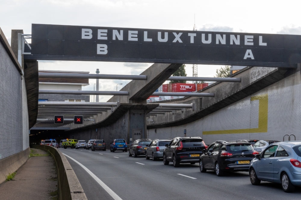 Tunnelbuis B is afgesloten door een ongeluk