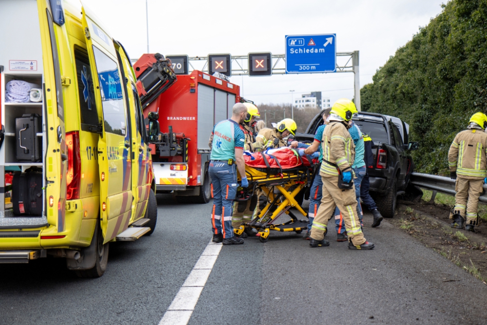 Bestuurder gewond na ongeval op snelweg