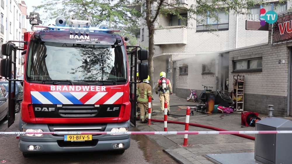 Brand in kelderbox naast &#039;vuurwerk&#039; opslag snel geblust