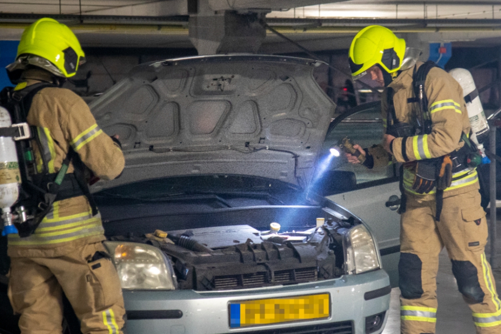 Auto rookt wel maar brandt niet