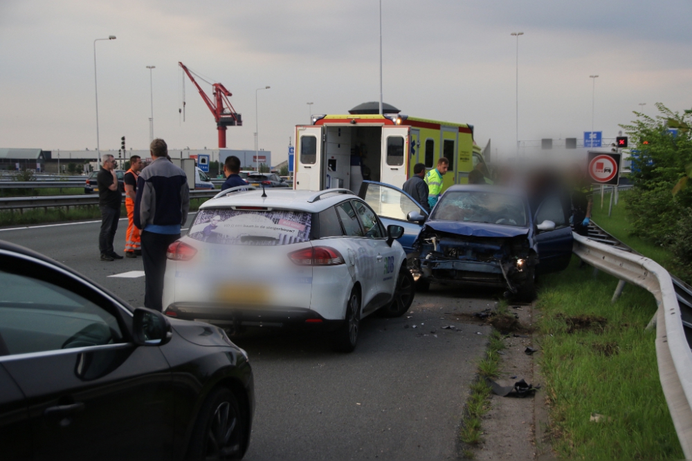 Tunnelbuis Beneluxtunnel dicht na ongeval