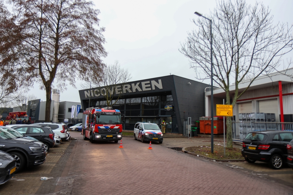 Brand in kantoorpand door kortsluiting in meterkast, vermoedelijk door zonnepanelen
