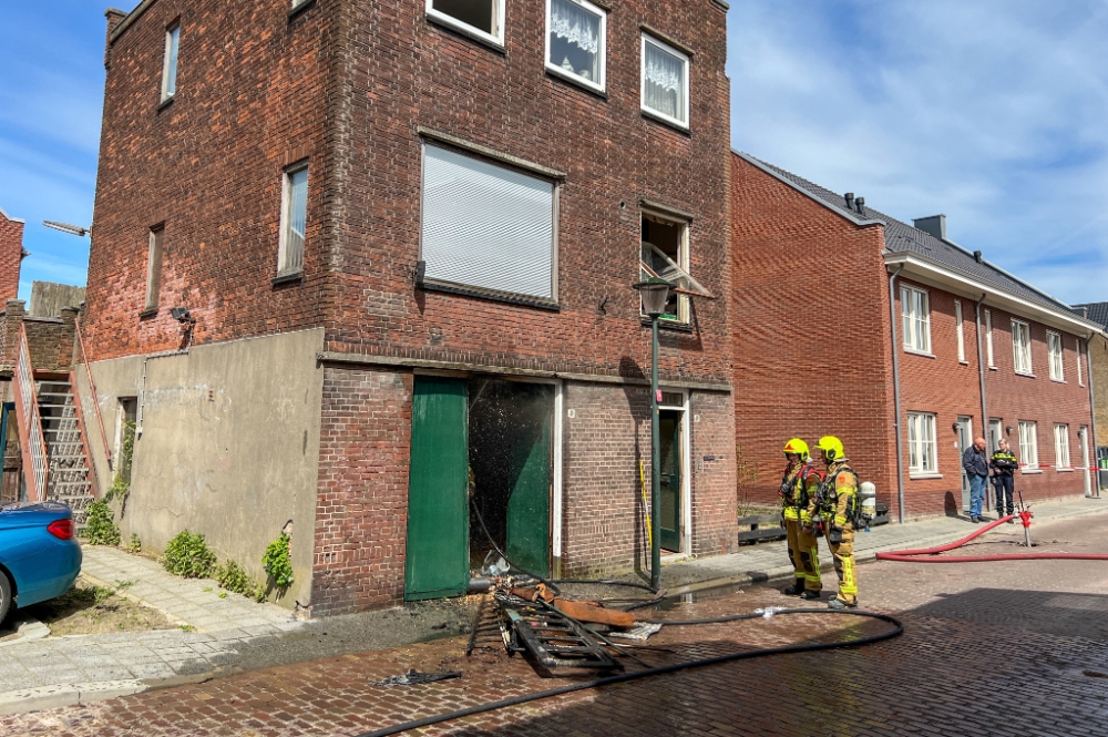 Brand in garage in Vlaardingen