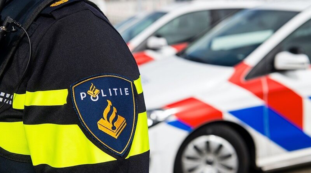 Politie vindt wapen, munitie en vuurwerkbom in Schiedamse woning: 19-jarige Vlaardinger voor de rechter